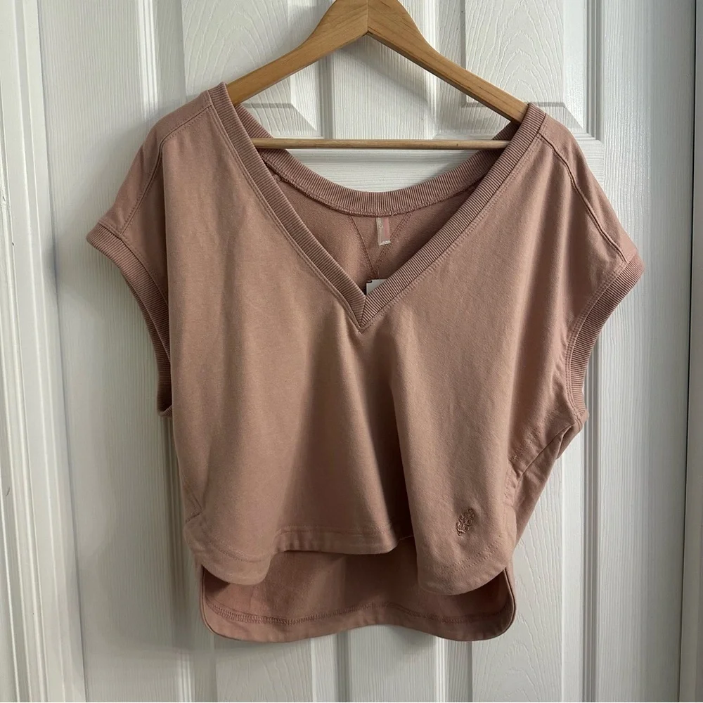 Free People Movement Top Reversible Pink Gym Outdoor V-Neck Size Small New